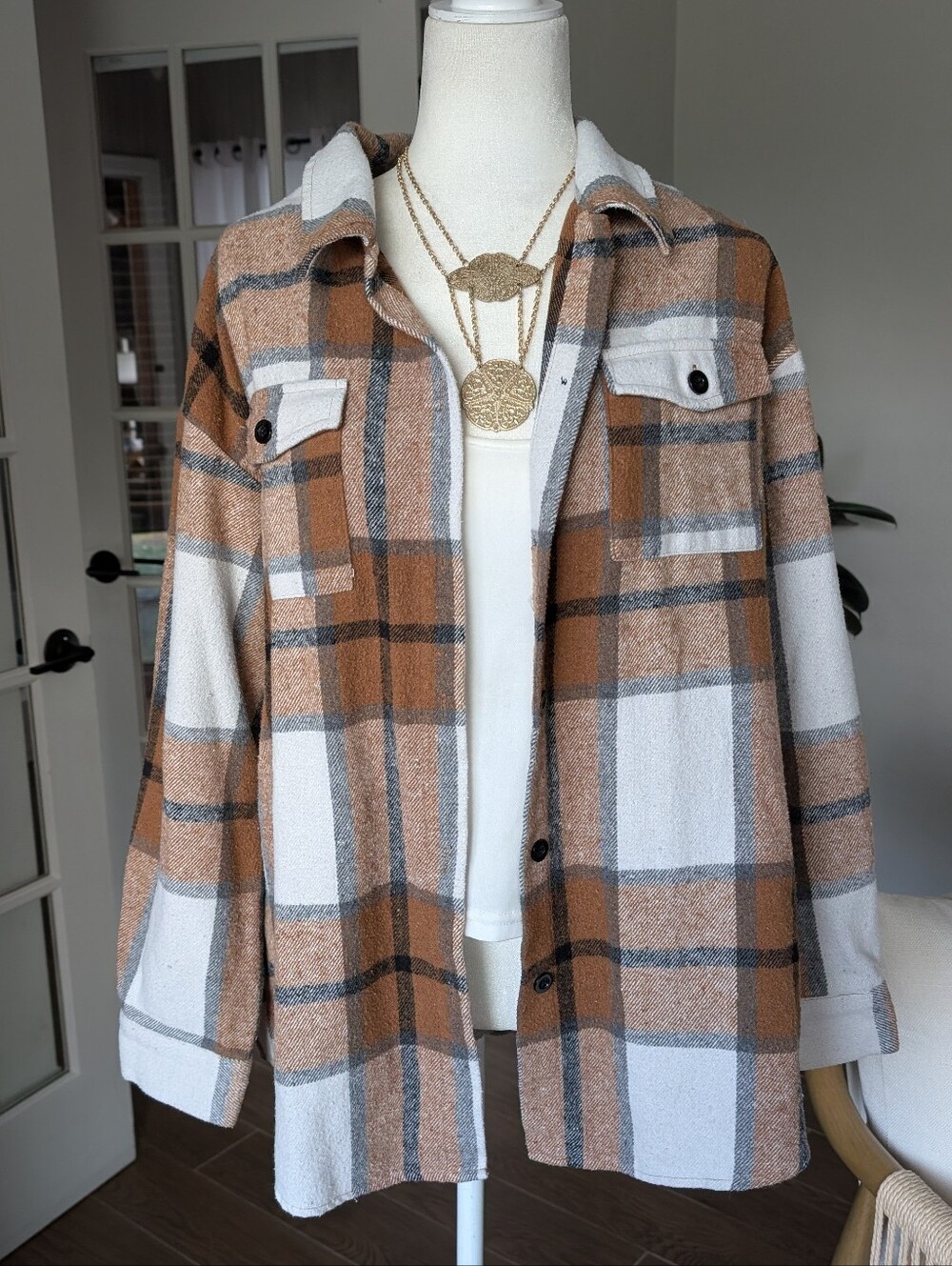 NWT Automet Women's Plaid Flannel Shirt Shacket Jacket - Tan & White Large - Picture 2 of 8